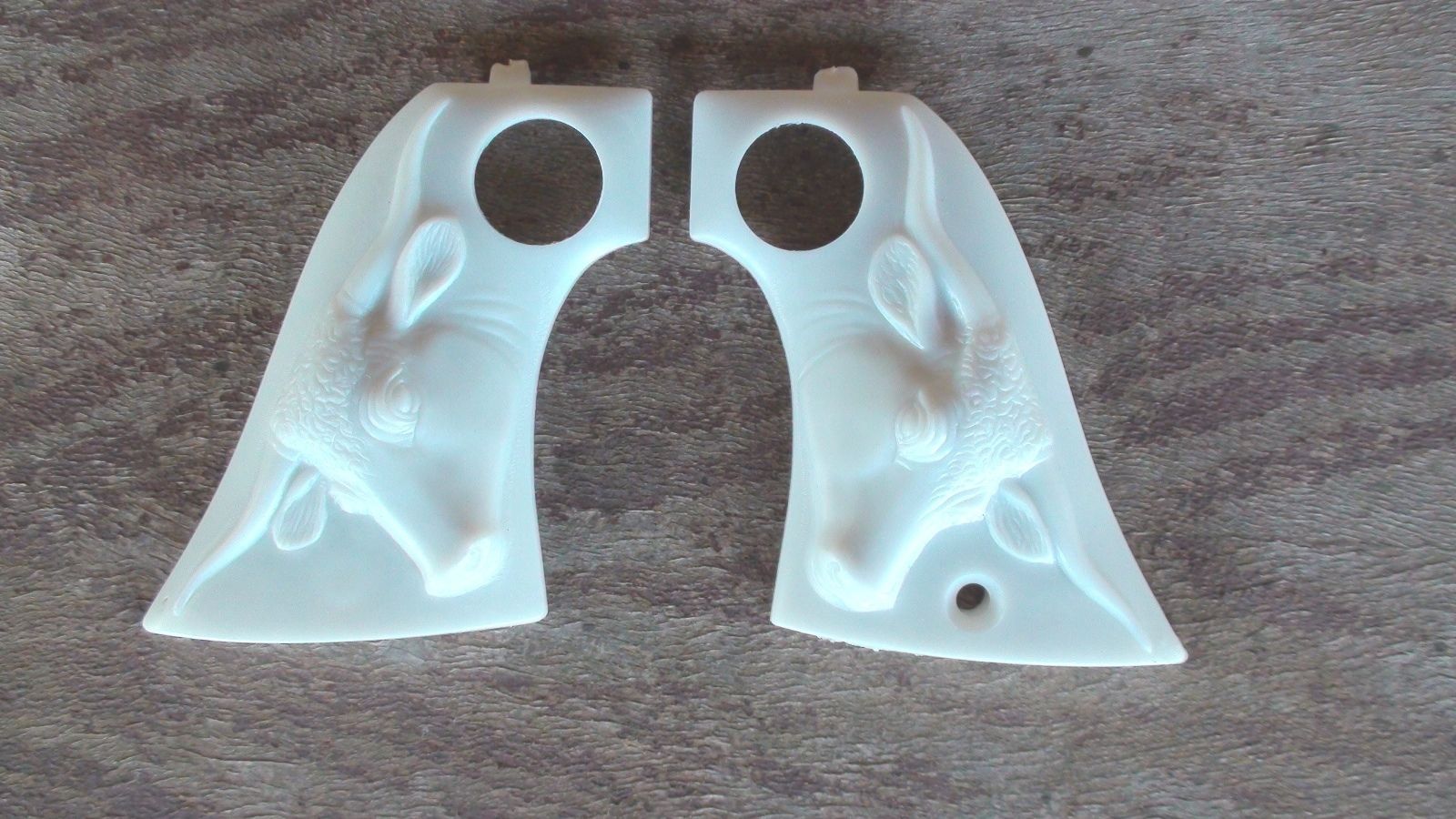 Hubley Cowboy Steerhead Plastic Injection Molded  Replacement IvoryToy Gun Grips 