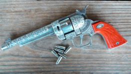 Springtown Bronco 44 western toy cap gun