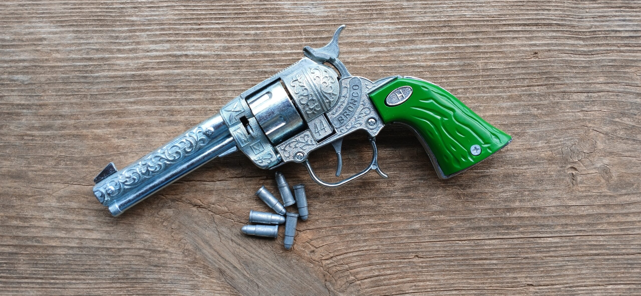 Gambler Bronco 44 western toy cap gun by wild west toys made in U S A